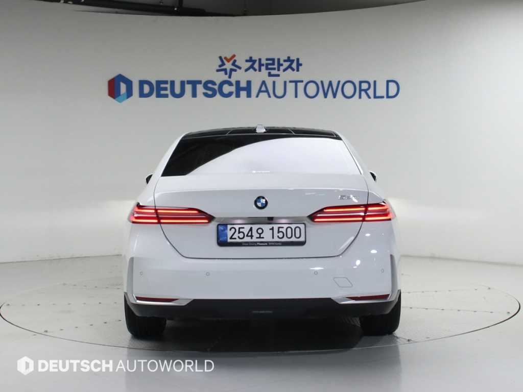 BMW 5 Series - Vista 4