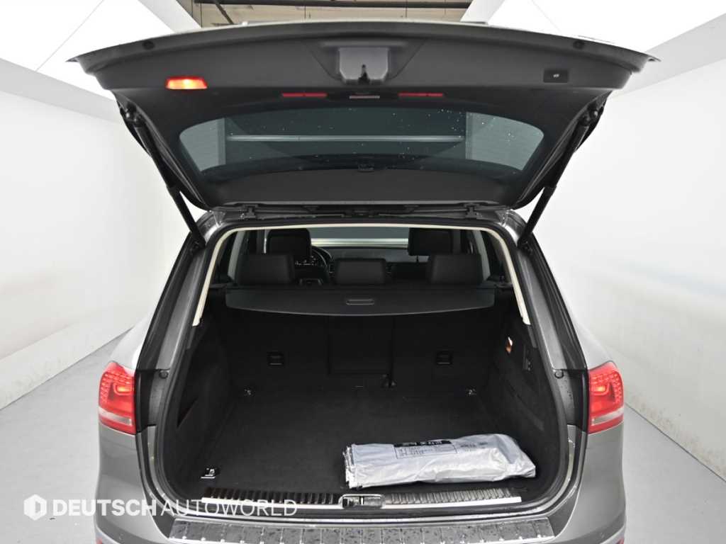 Volkswagen Touareg 2016 Gris - Importación desde Corea - HF Imports Iquique - Foto 19