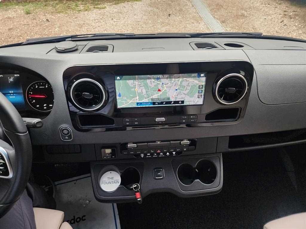 Mercedes Benz Sprinter - Vista 8
