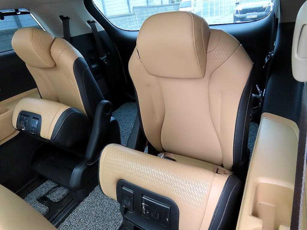 KIA Carnival - Vista 7