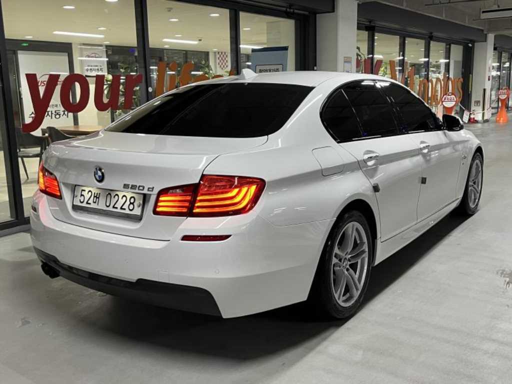 BMW 5 Series - Vista 4