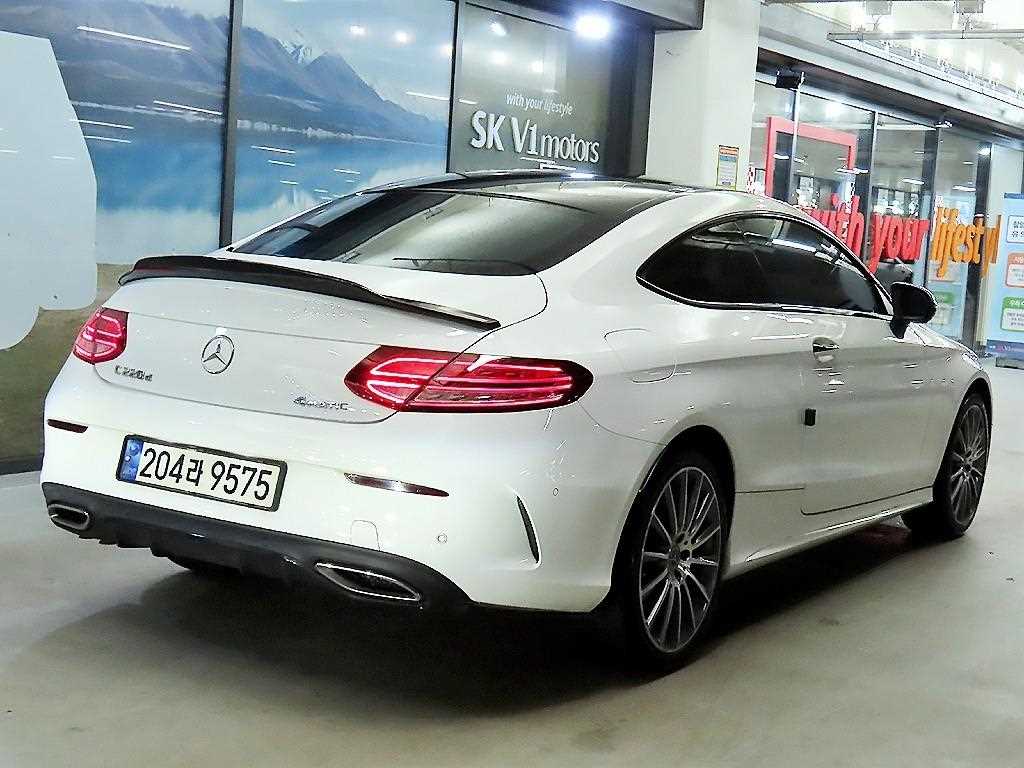 Mercedes Benz C Class - Vista 4