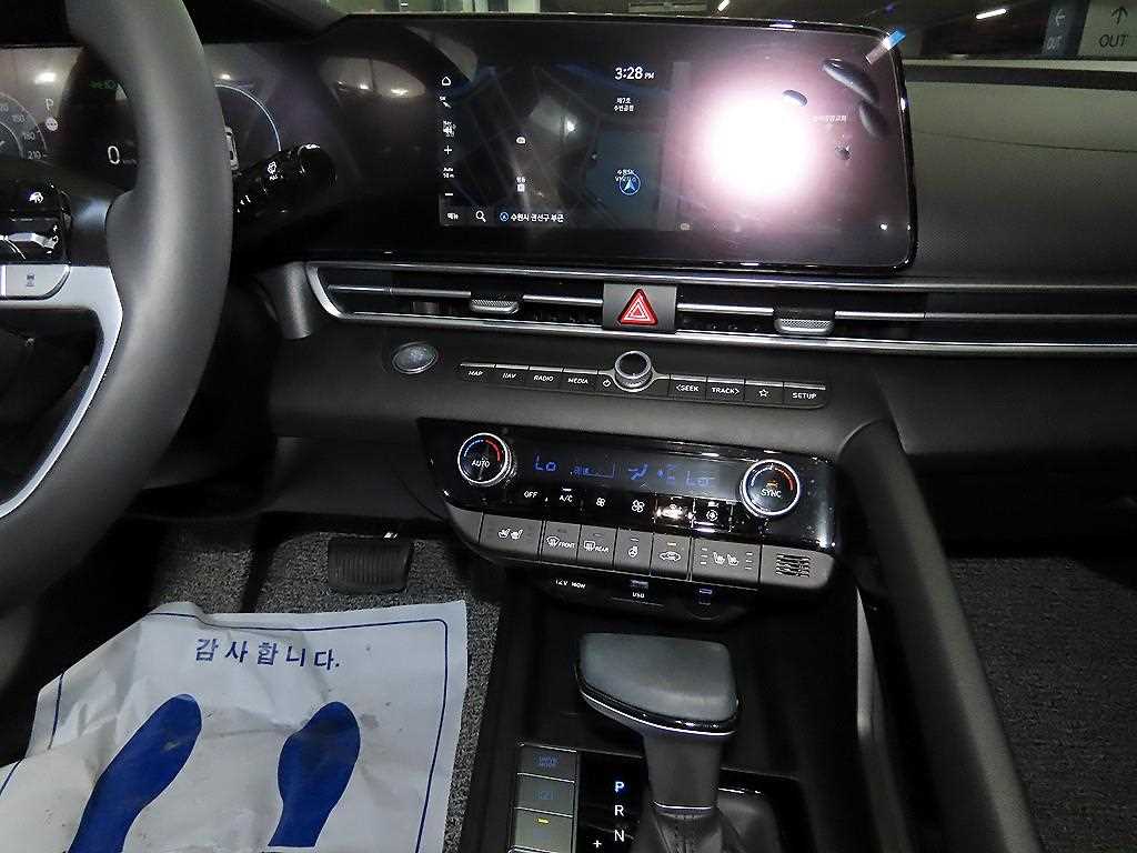 HYUNDAI Avante - Vista 11