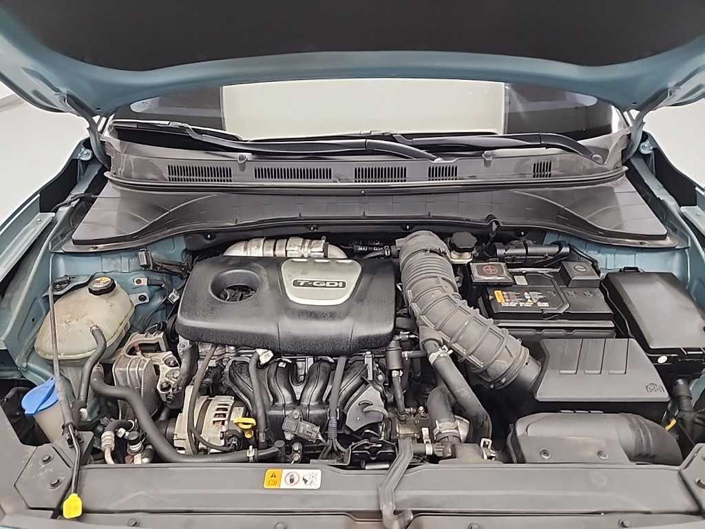 HYUNDAI Kona - Vista 5
