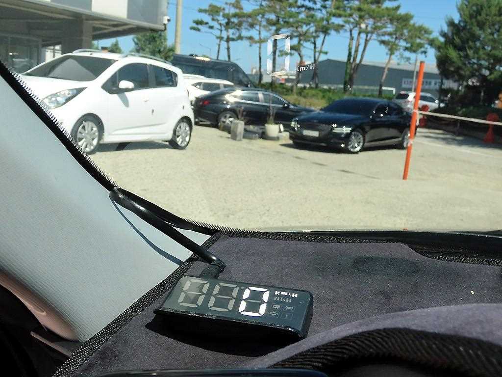 HYUNDAI Avante - Vista 10