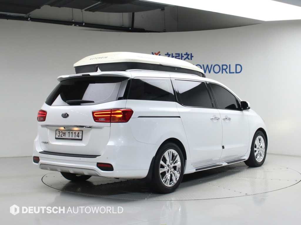 KIA Carnival - Vista 2