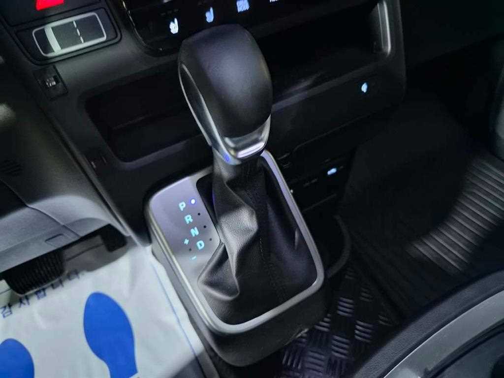 HYUNDAI Staria - Vista 11