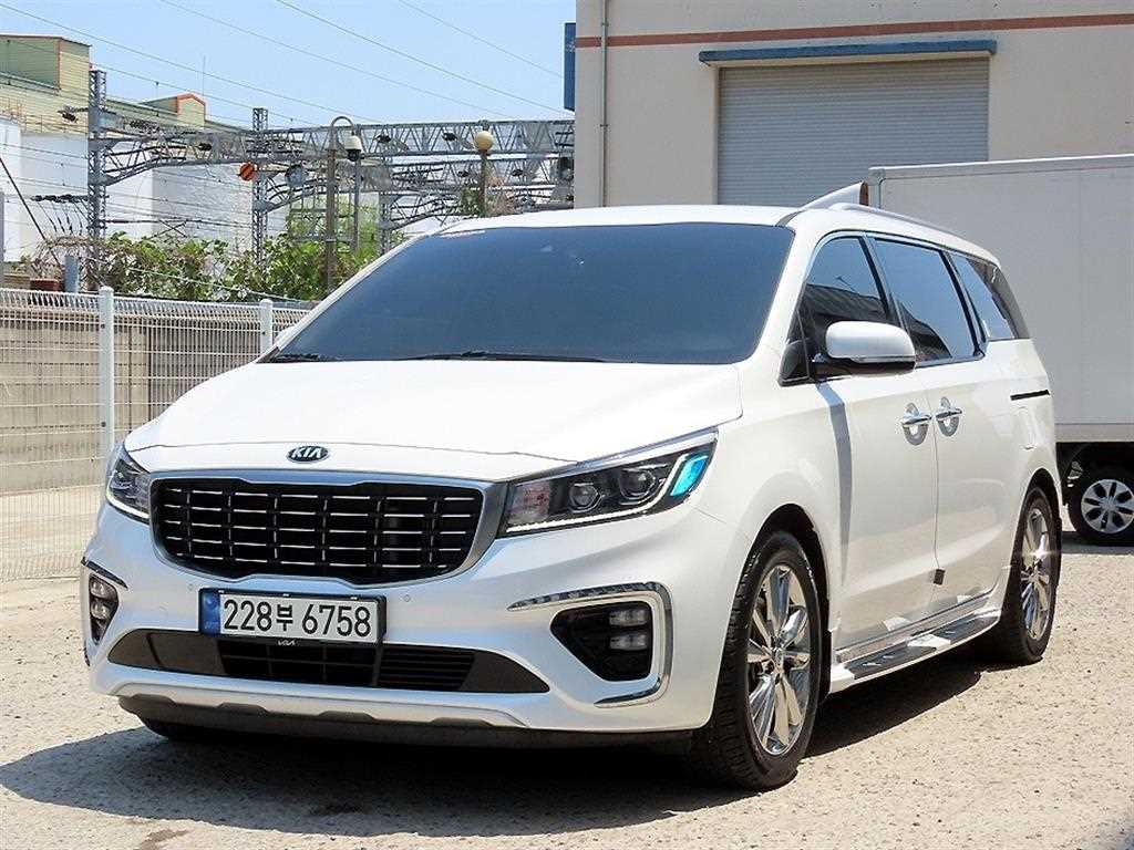 KIA Carnival - Vista 2