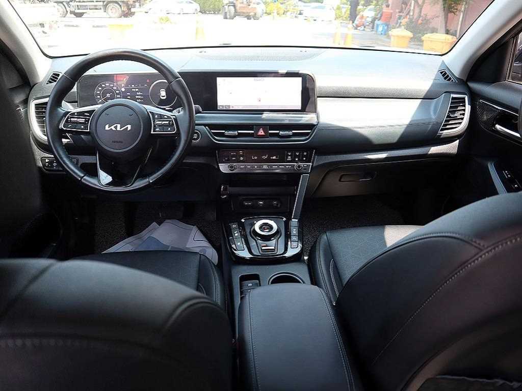 KIA Seltos - Vista 8