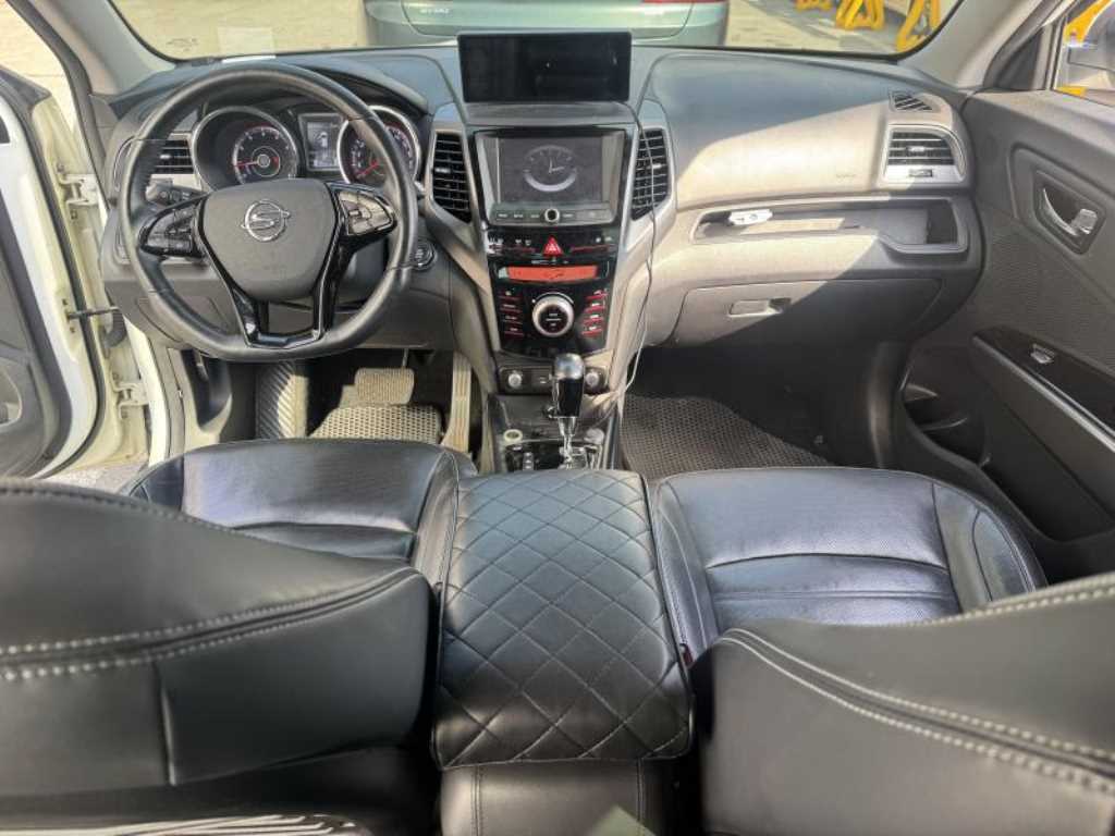 Ssangyong Tivoli - Vista 2