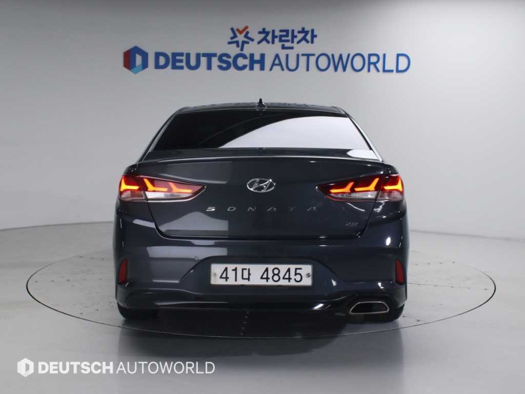 HYUNDAI Sonata - Vista 4