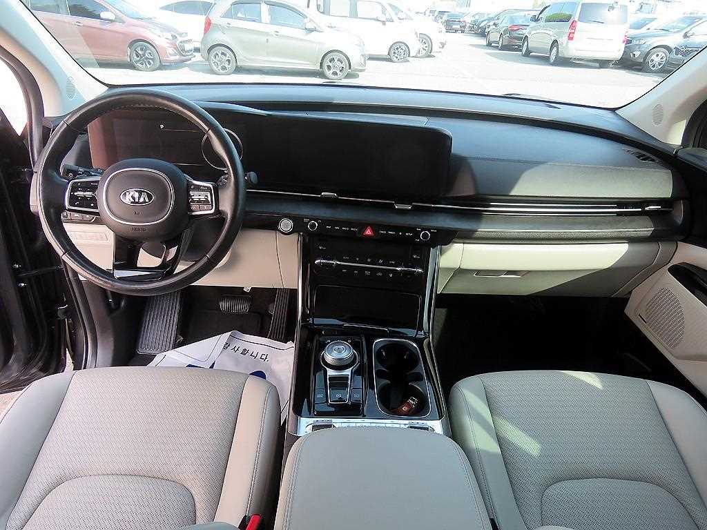 KIA Carnival - Vista 9