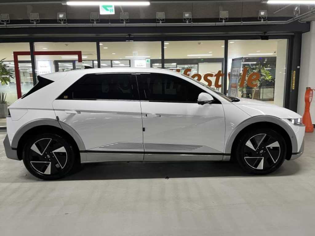 HYUNDAI Ioniq 5 - Vista 3