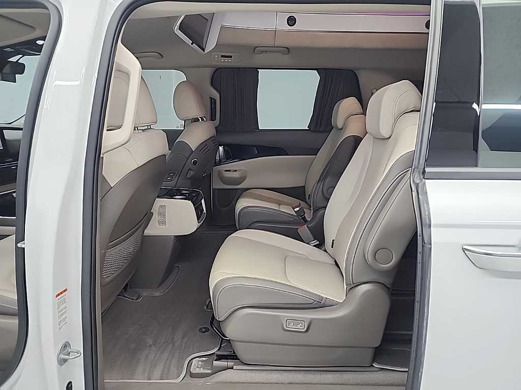 KIA Carnival - Vista 12