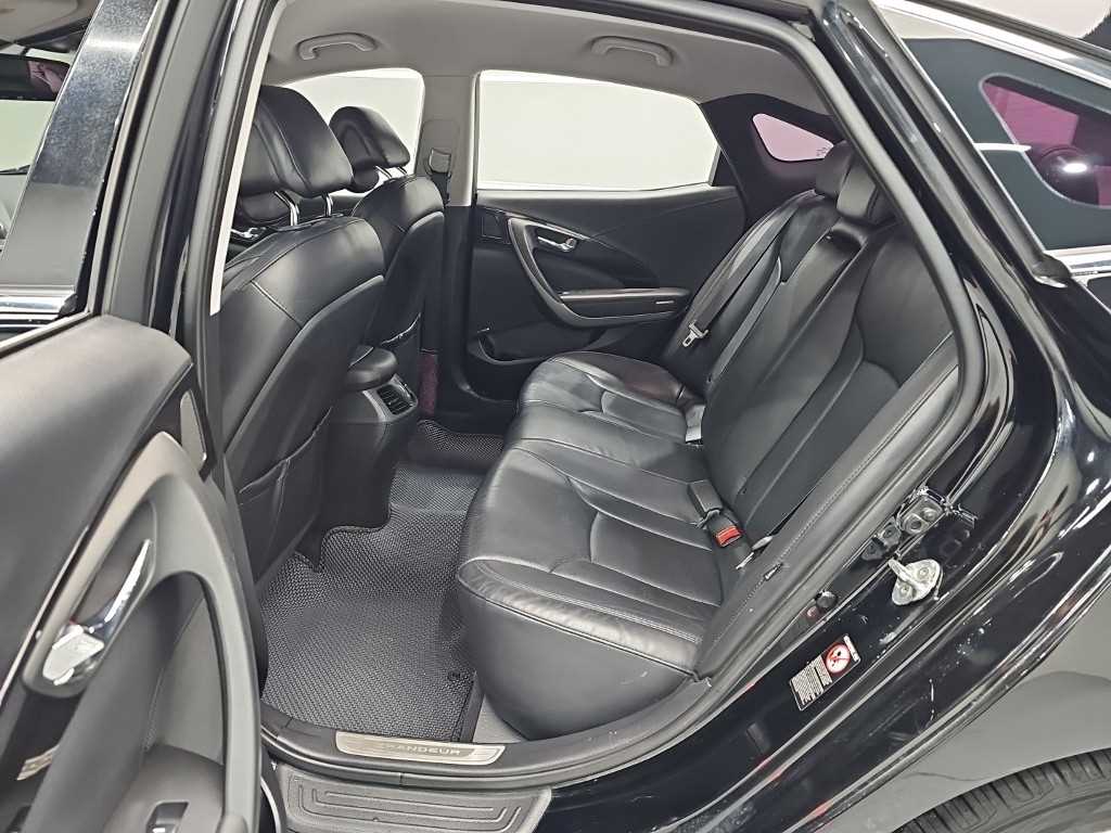 HYUNDAI Grandeur - Vista 12