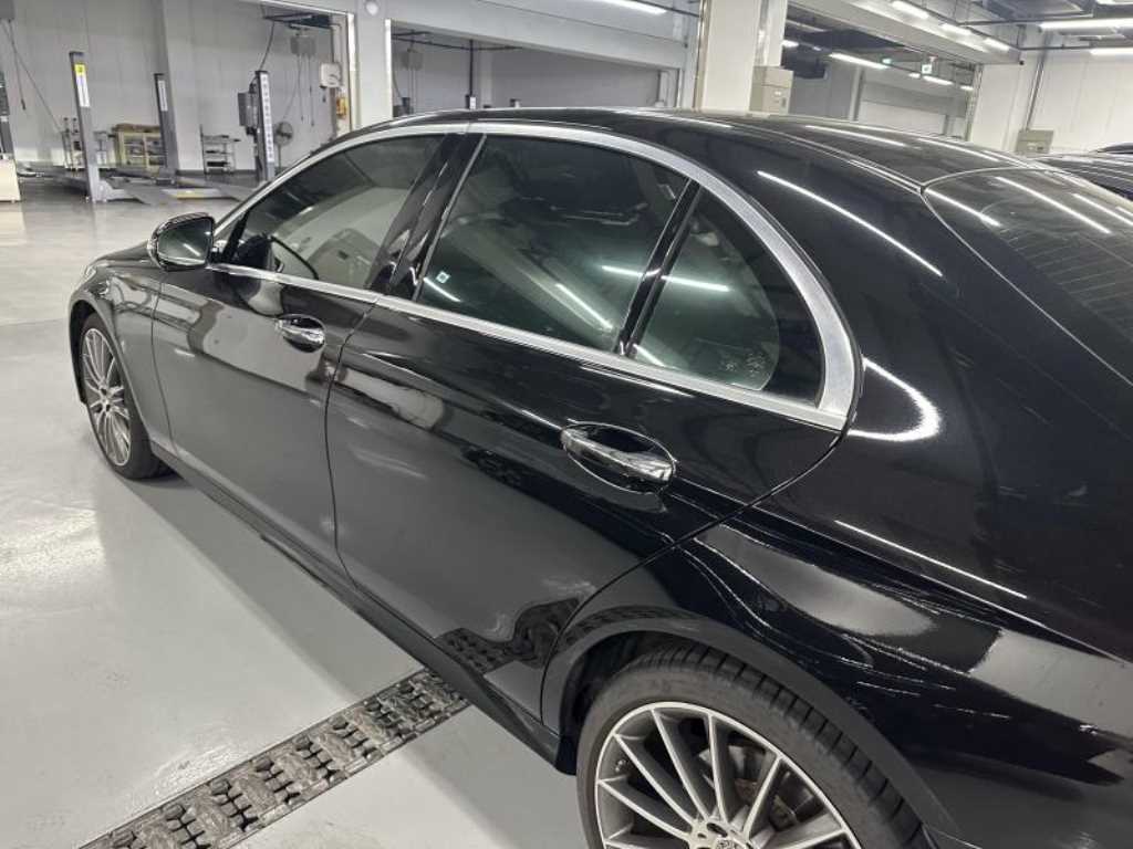 Mercedes Benz E class - Vista 6