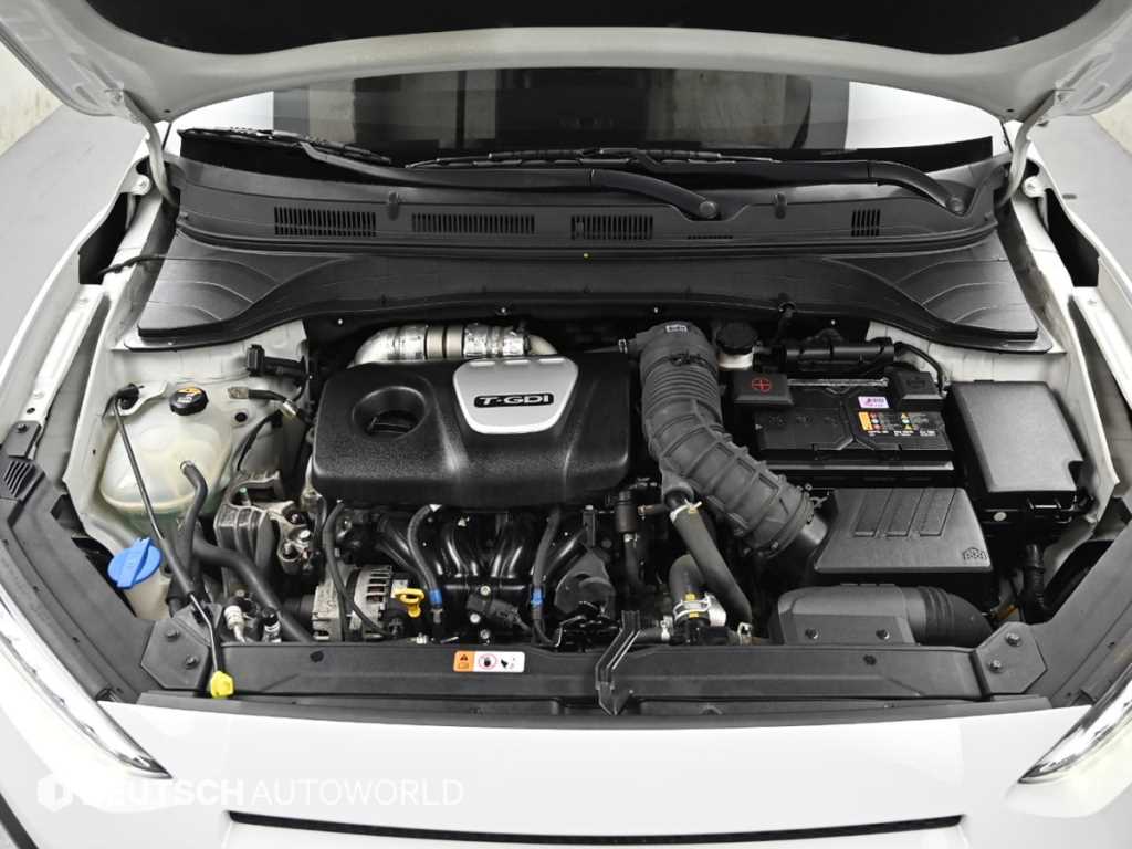 HYUNDAI Kona - Vista 6