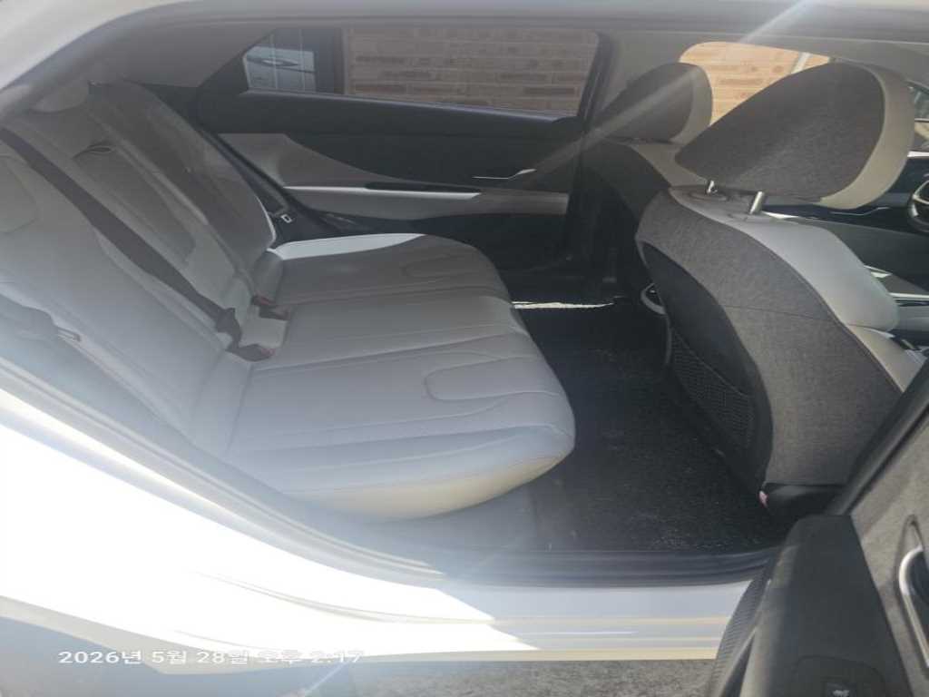 HYUNDAI Avante - Vista 4