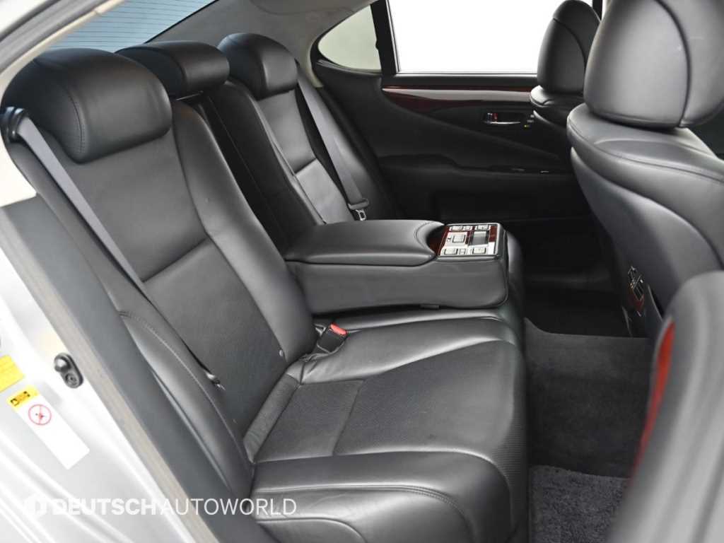 Lexus LS - Vista 12