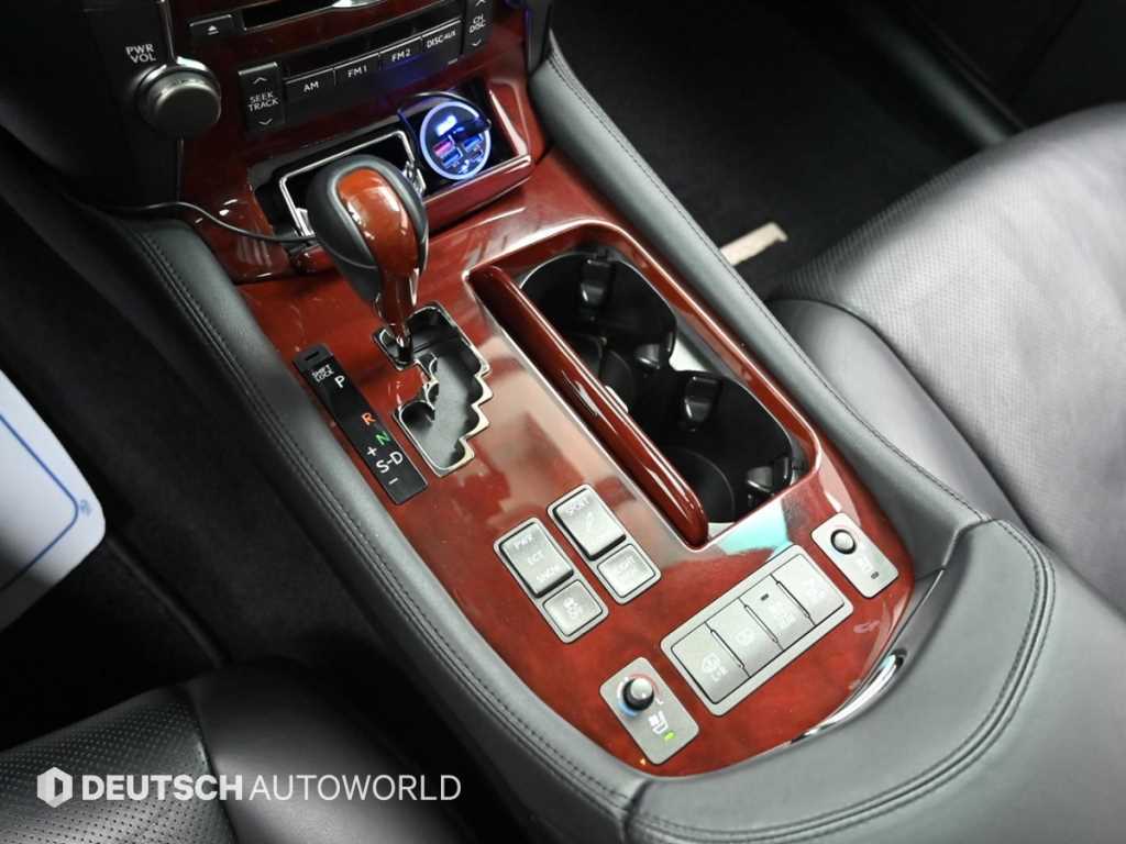 Lexus LS - Vista 9