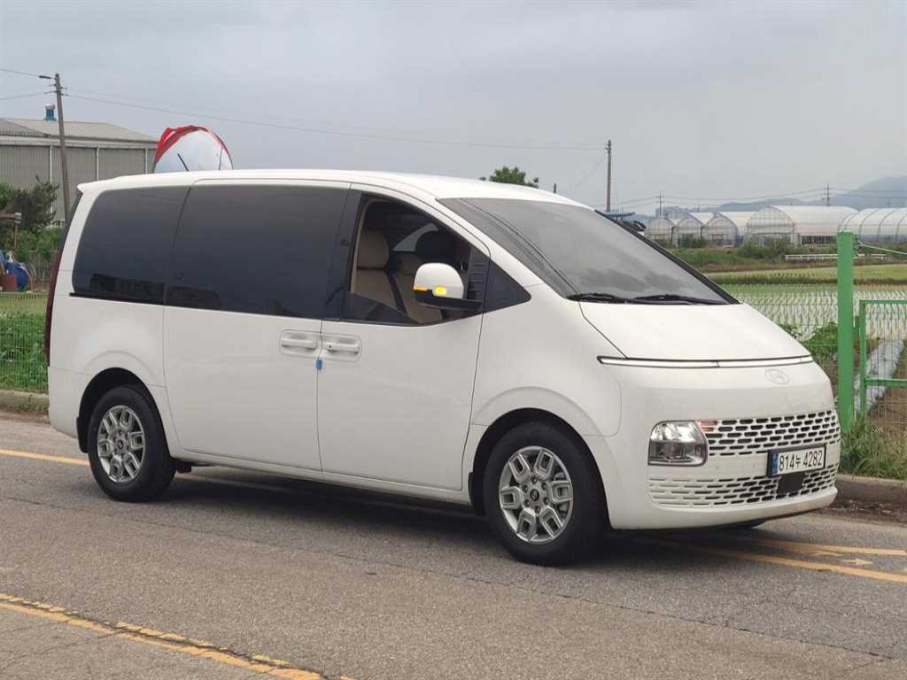 HYUNDAI Staria - Vista 5