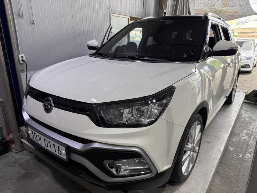 Ssangyong Tivoli 2017 Blanco - Importación desde Corea - HF Imports Iquique - Foto 1