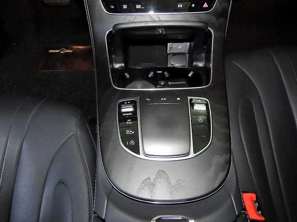 Mercedes Benz CLS Class - Vista 12