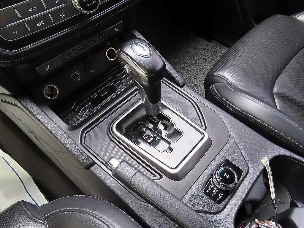 Ssangyong Rexton - Vista 10