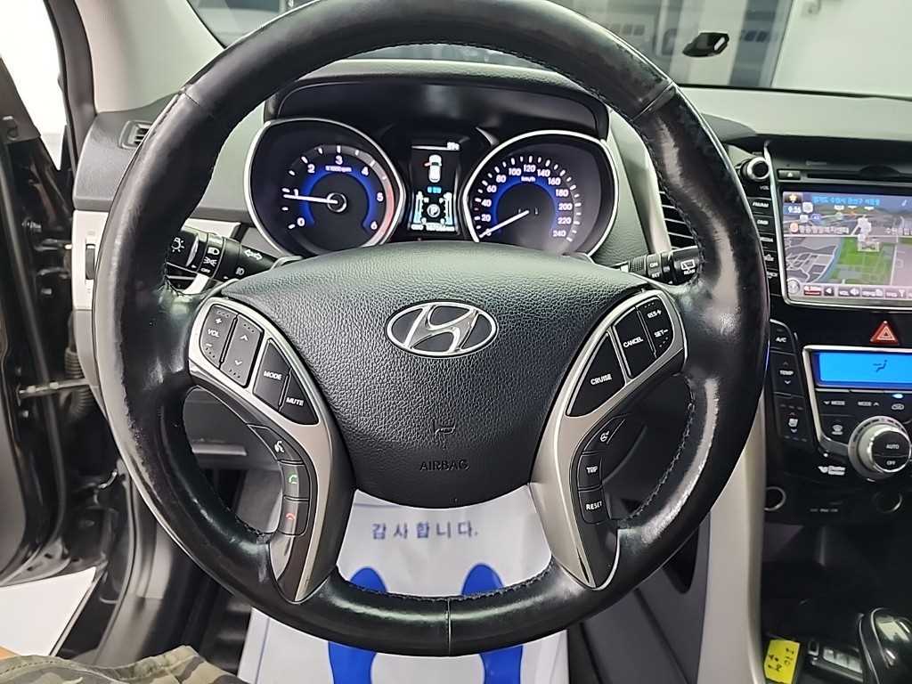 HYUNDAI i30 - Vista 9