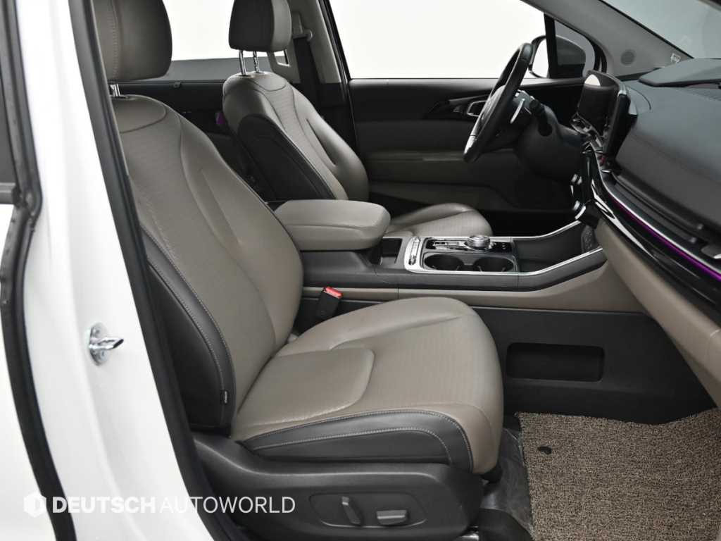KIA Carnival - Vista 10
