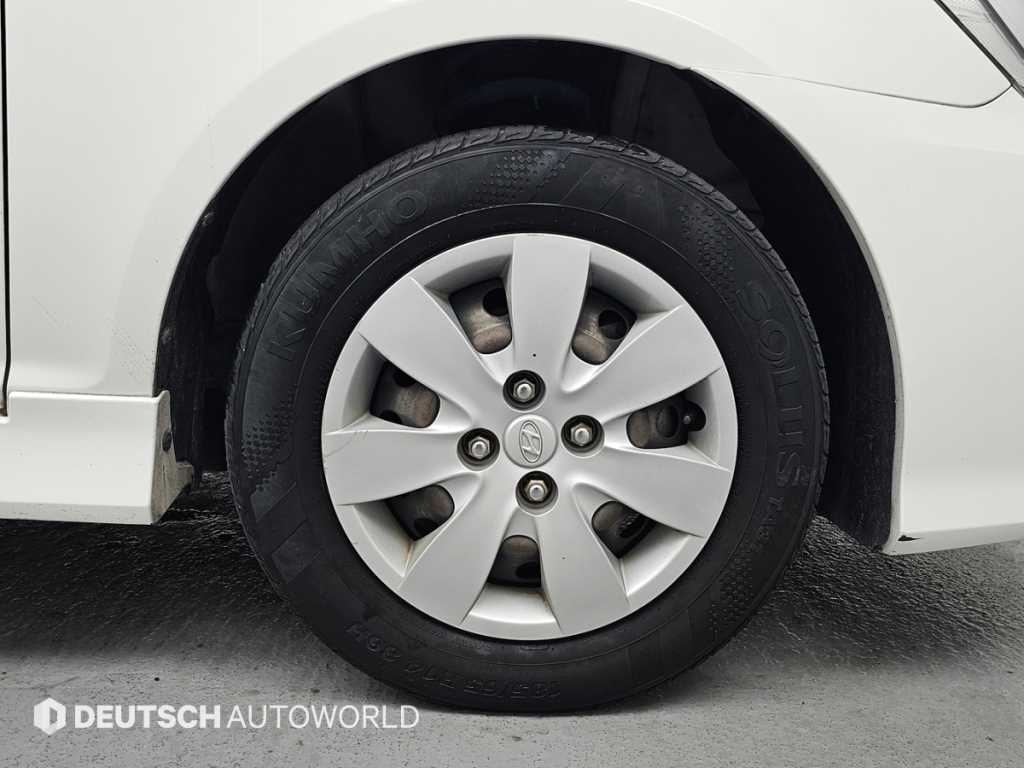 HYUNDAI Verna - Vista 5