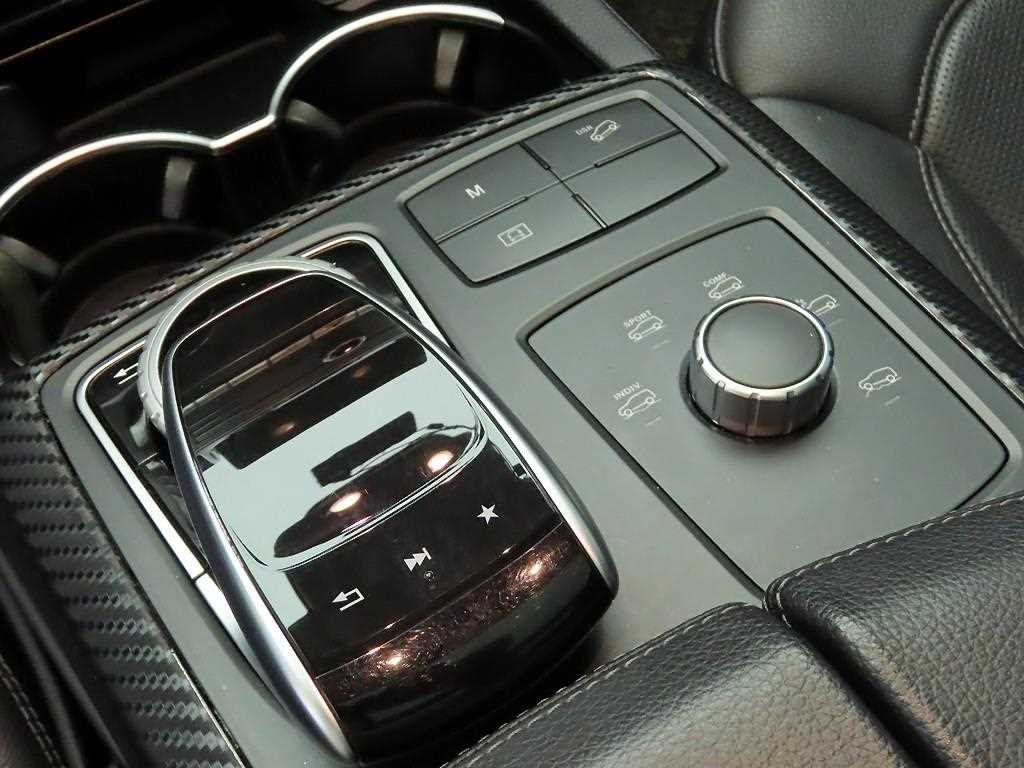 Mercedes Benz GLE Class - Vista 12