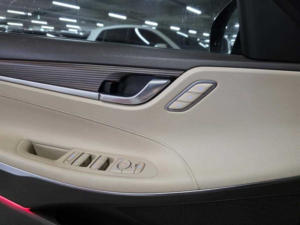 HYUNDAI Grandeur - Vista 12