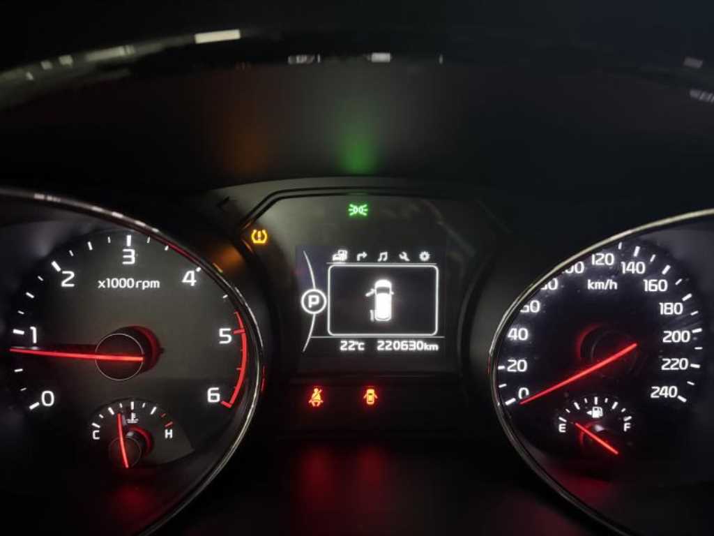 KIA Carnival - Vista 3