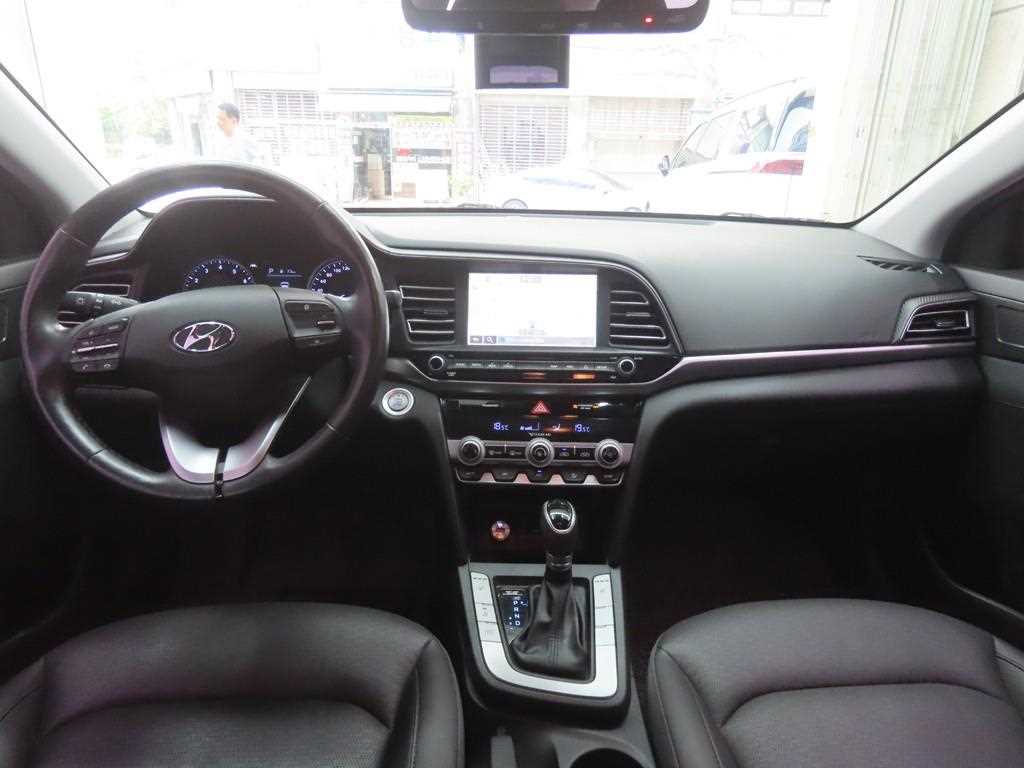 HYUNDAI Avante - Vista 7