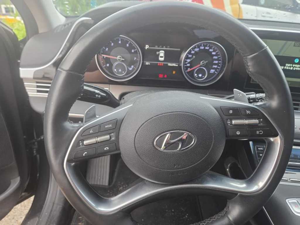 HYUNDAI Grandeur - Vista 3