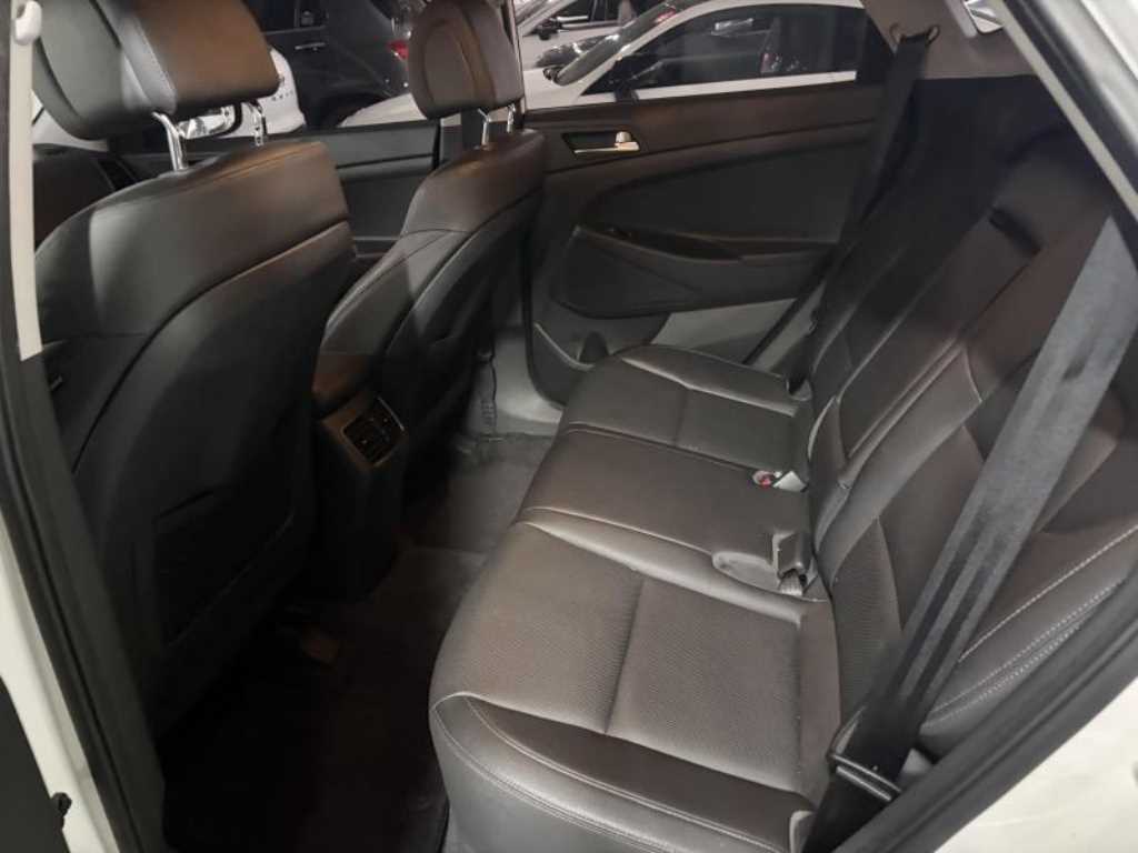 HYUNDAI Tucson - Vista 5