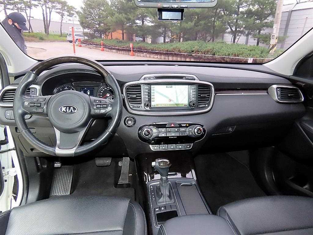 KIA Sorento - Vista 7
