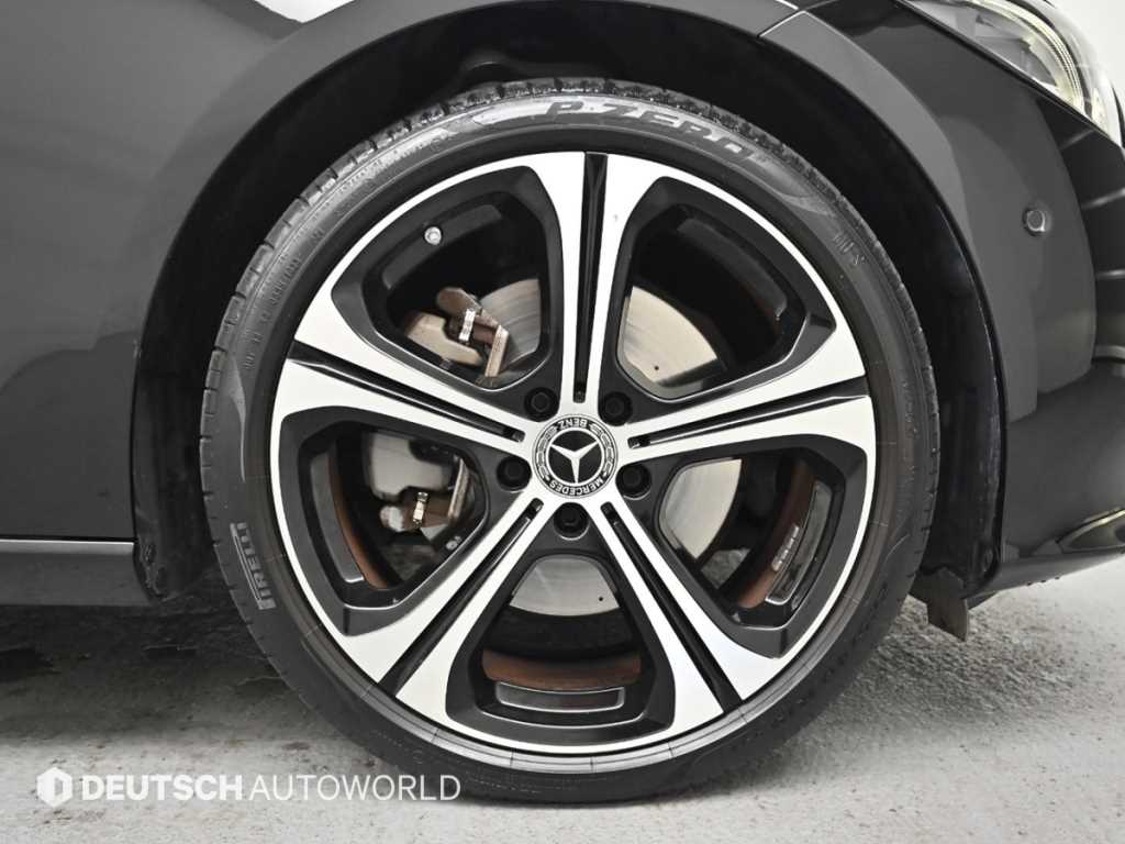Mercedes Benz C Class - Vista 5