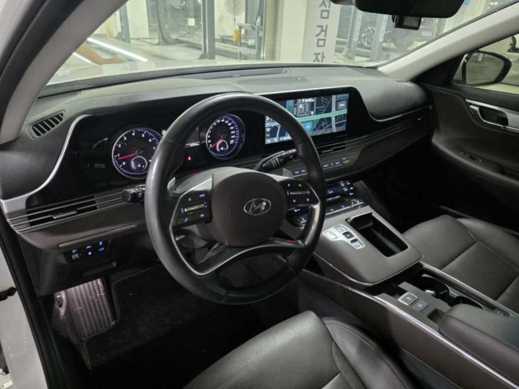 HYUNDAI Grandeur - Vista 3