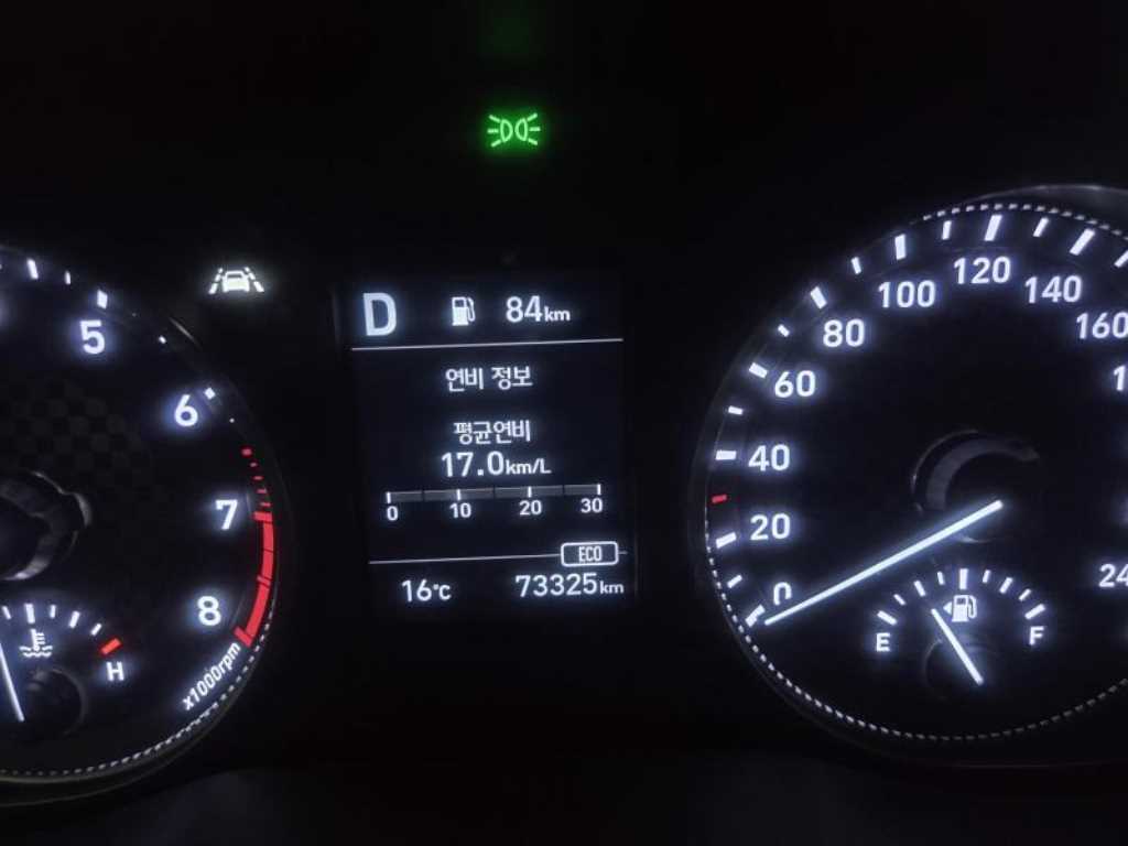 HYUNDAI Avante - Vista 8