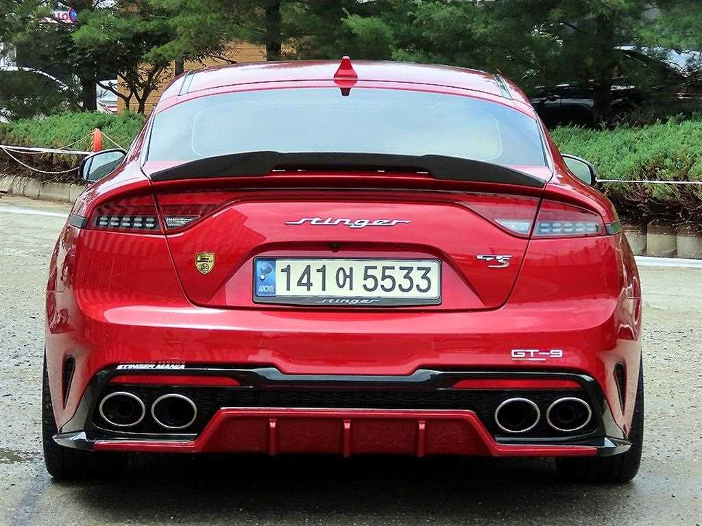 KIA Stinger - Vista 4