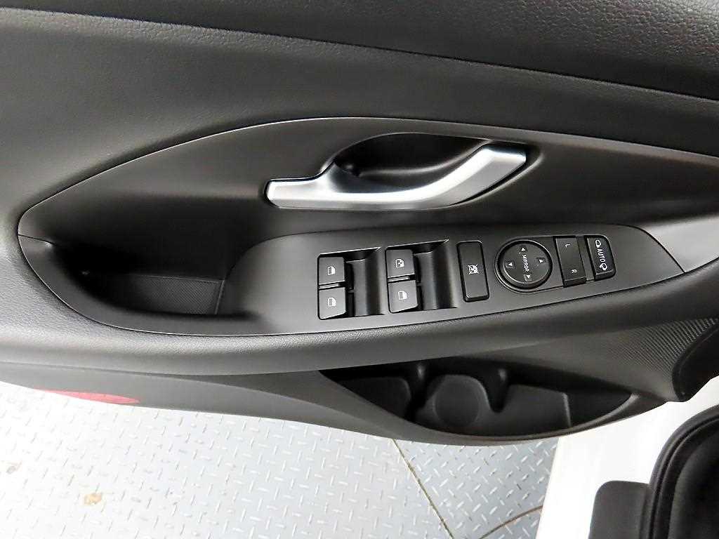 HYUNDAI i30 - Vista 11