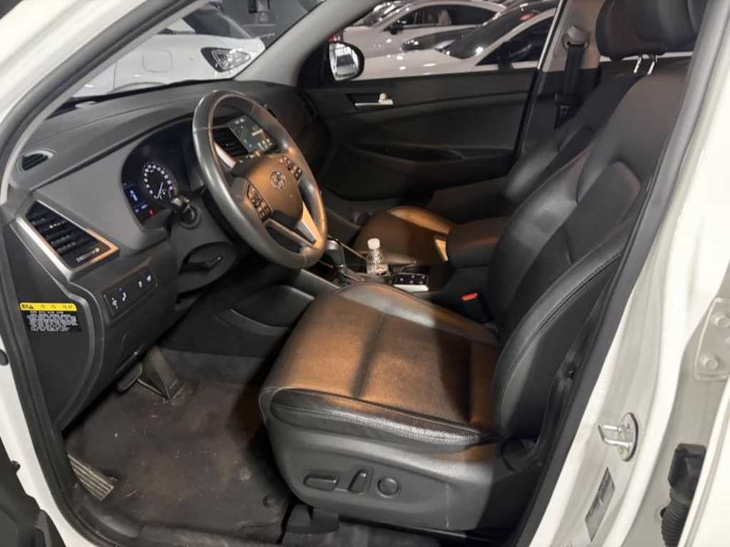 HYUNDAI Tucson - Vista 4
