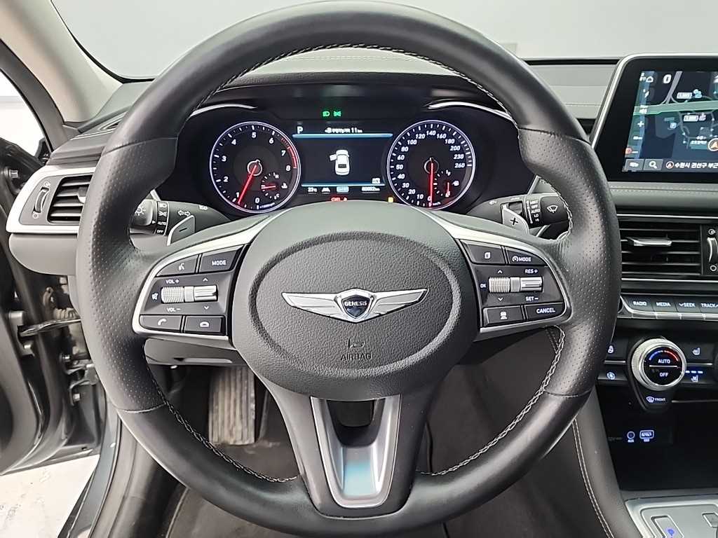 Genesis G70 - Vista 9