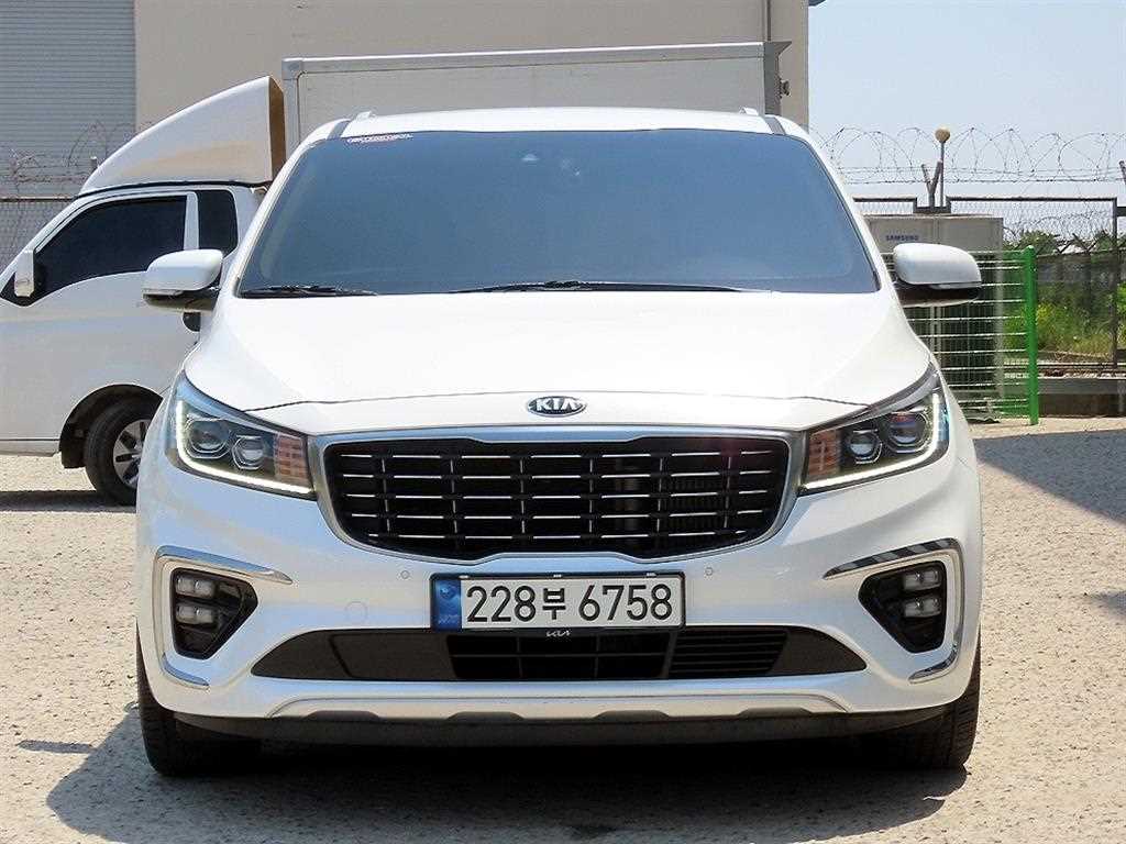 KIA Carnival 2019 Blanco - Importación desde Corea - HF Imports Iquique - Foto 1