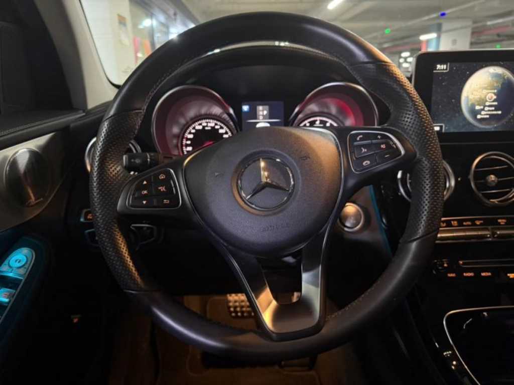 Mercedes Benz GLC Class - Vista 8