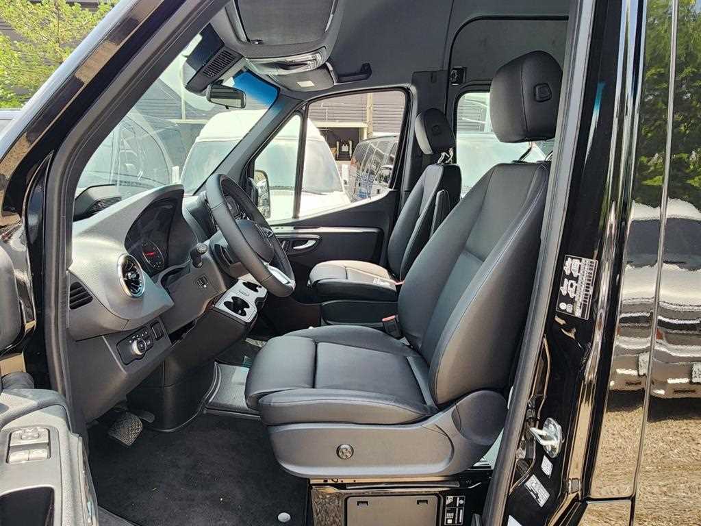 Mercedes Benz Sprinter 2025 Negro - Importación desde Corea - HF Imports Iquique - Foto 17