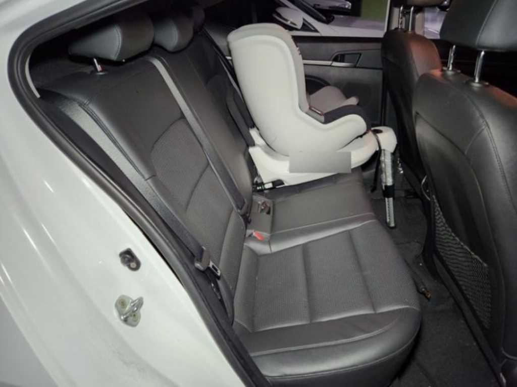 HYUNDAI Avante - Vista 7