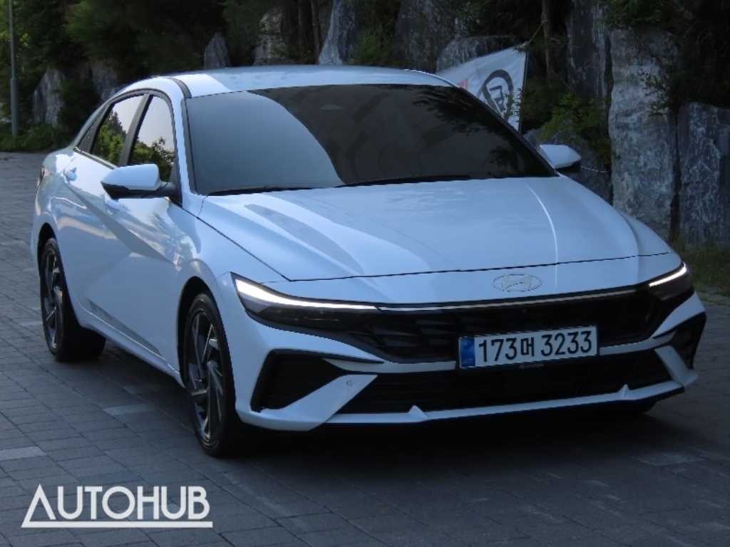HYUNDAI Avante - Vista 2